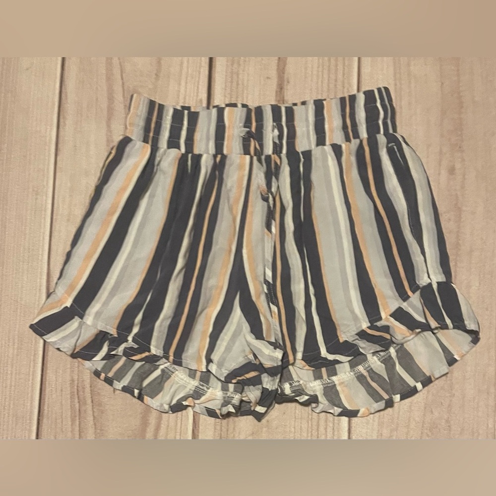 Hollister Size XS Ultra High Rise Stripe Paperbag Tie Waist Short
